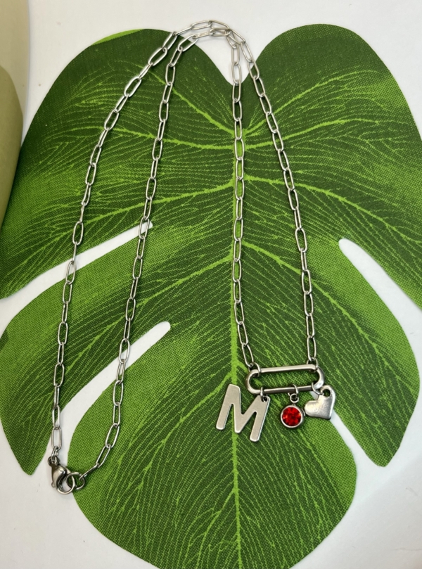 Collier "M"aman rouge – Image 2
